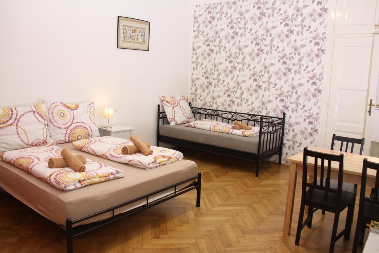 Central Prague Wenceslas Square Apartments 外观 照片